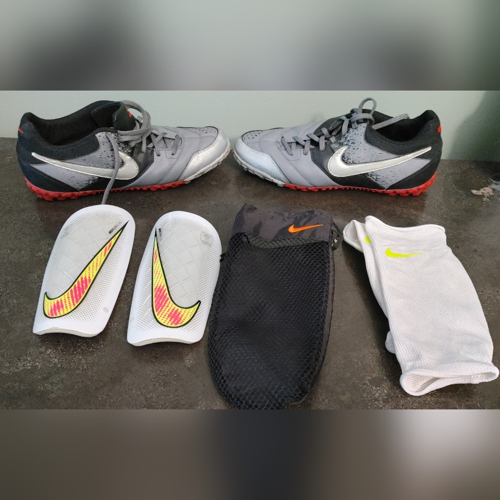 Ladies Indoor Nike Soccer Cleats